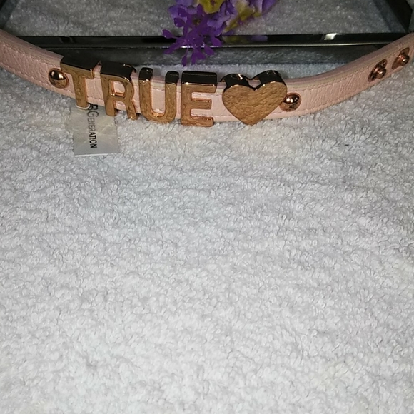 BCBG Generation ❤️ TRUE ♥️ Bracelet 💙 - Picture 4 of 6